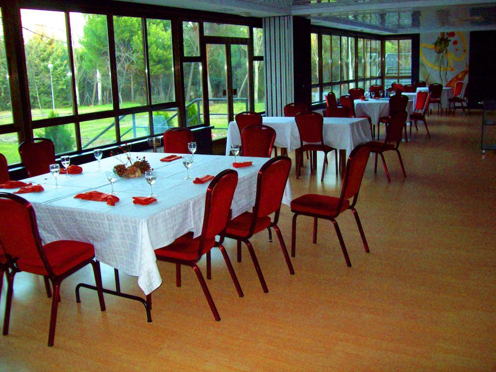 Hotel Escuela Madrid Extérieur photo