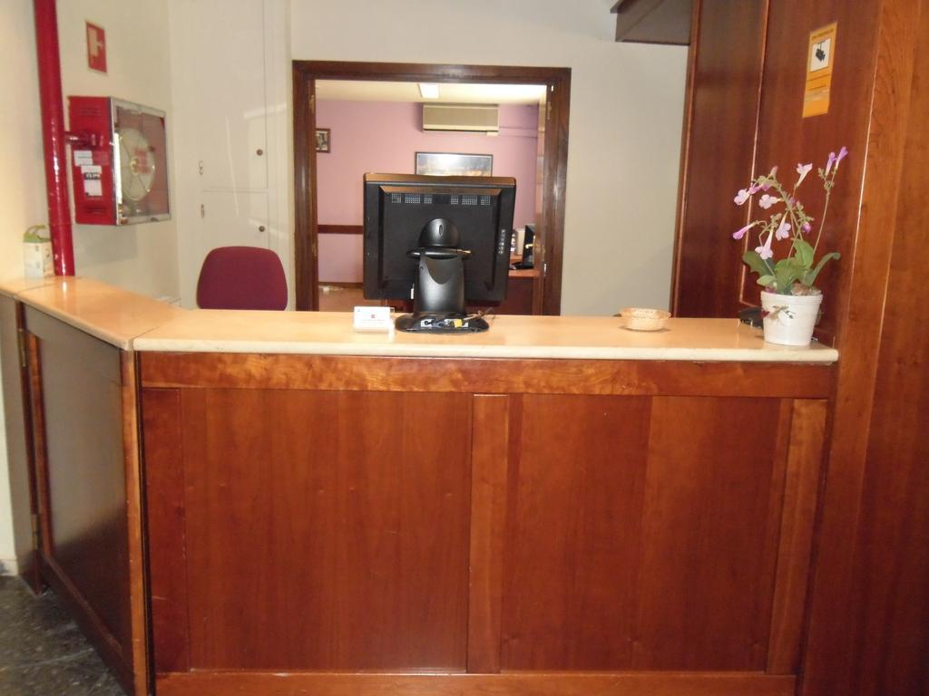 Hotel Escuela Madrid Extérieur photo