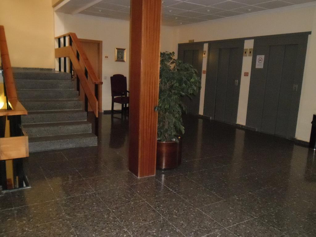 Hotel Escuela Madrid Extérieur photo