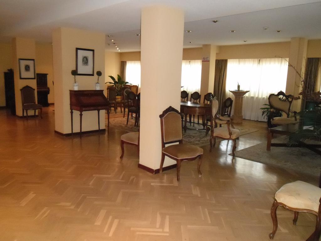 Hotel Escuela Madrid Extérieur photo