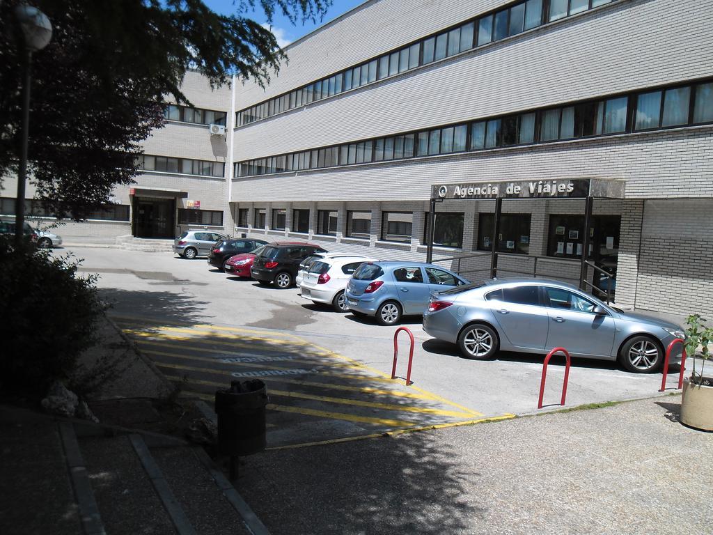 Hotel Escuela Madrid Extérieur photo