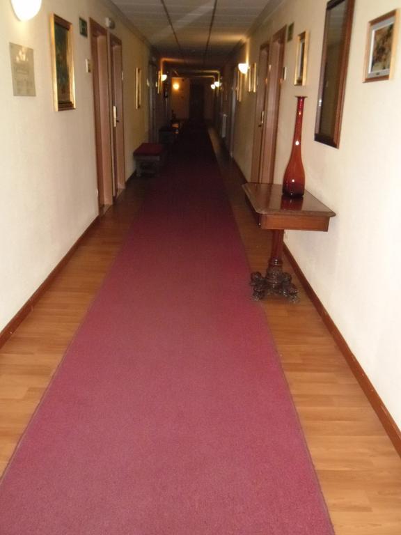 Hotel Escuela Madrid Chambre photo