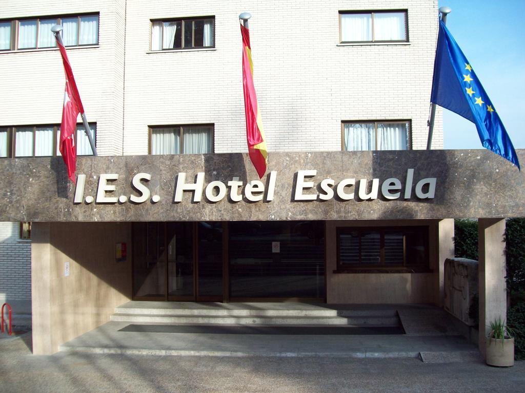 Hotel Escuela Madrid Extérieur photo