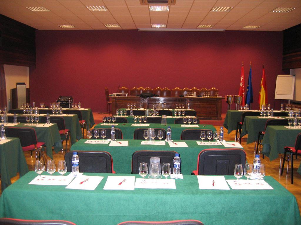 Hotel Escuela Madrid Extérieur photo