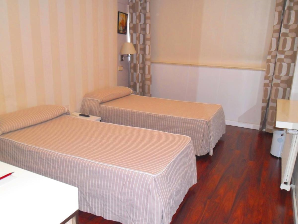 Hotel Escuela Madrid Extérieur photo