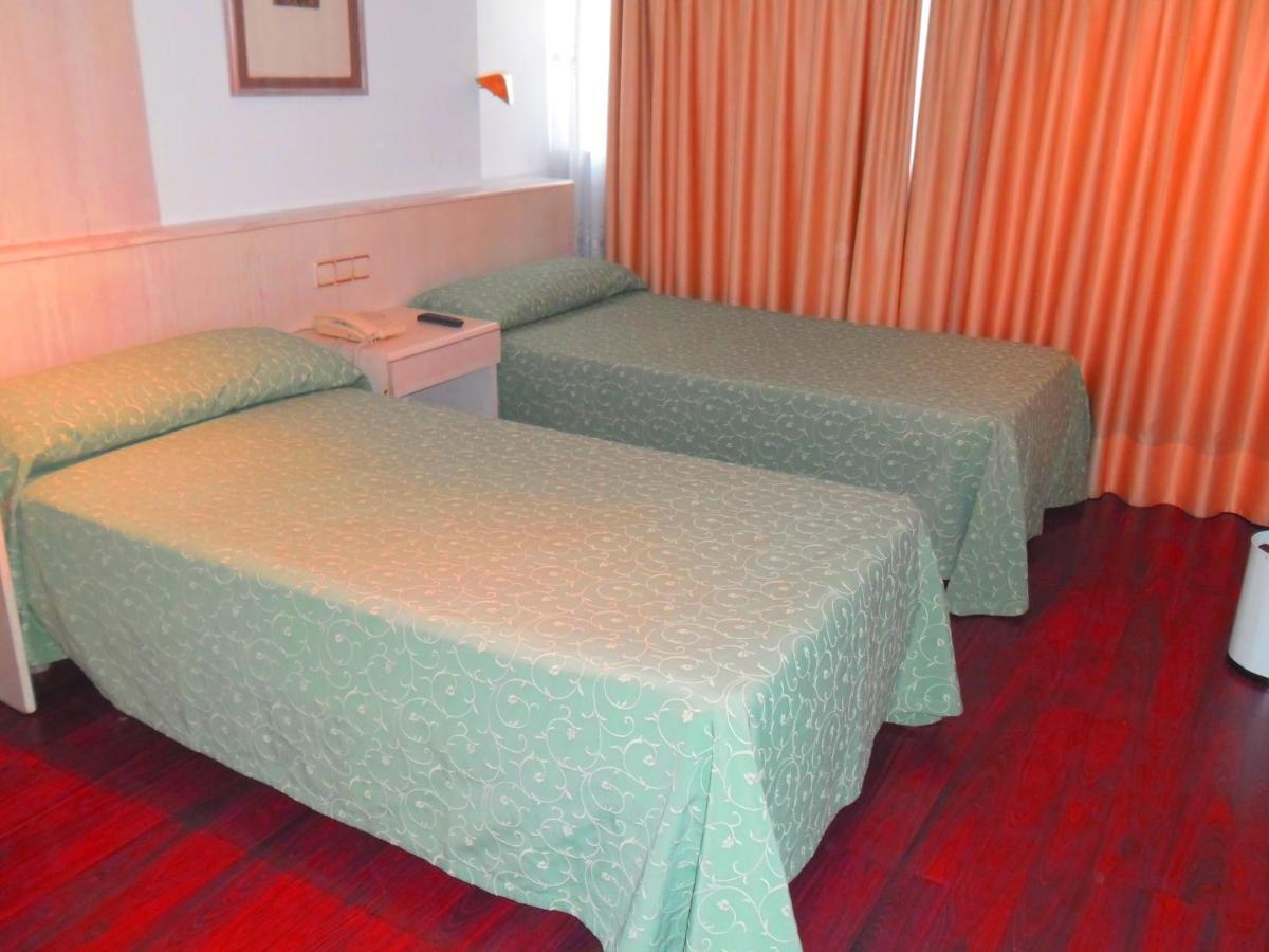 Hotel Escuela Madrid Extérieur photo