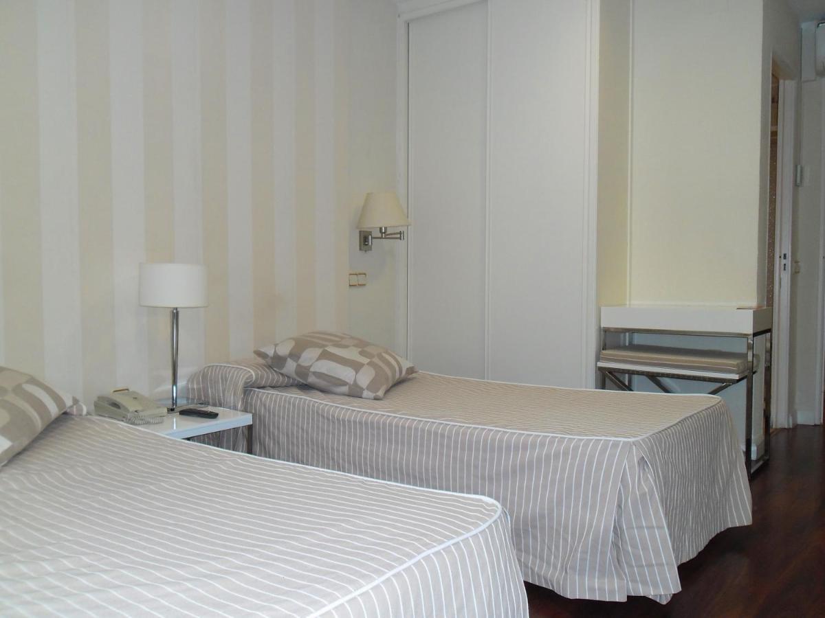 Hotel Escuela Madrid Extérieur photo
